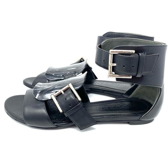 ALEXANDER MCQUEEN FLAT BLACK GLADIATOR SANDAL WITH FAUX TORTOISE BUCKLES DETAIL - Picture 7 of 14